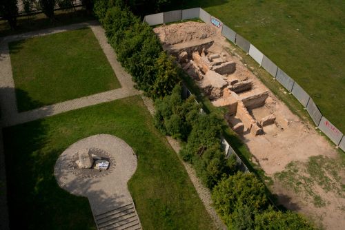 an aerial view of an archaeological trench