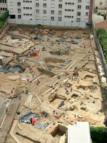 Excavation of the 'Cinema' site in Chartres in 2005  (image Direction de l'Archéologie de Chartres Métropole)